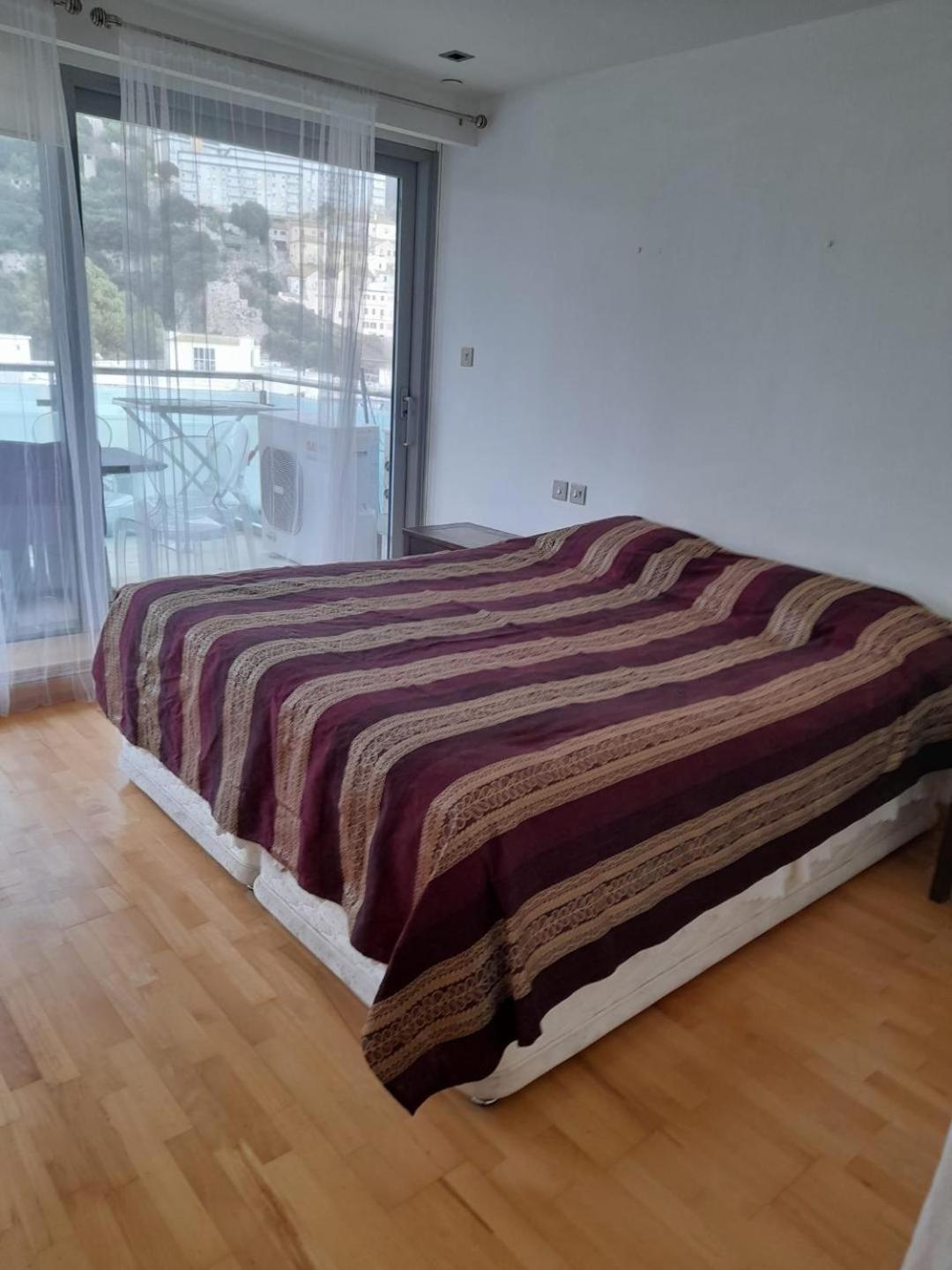 Three Bedroom Flat At Ocean Village ジブラルタル エクステリア 写真