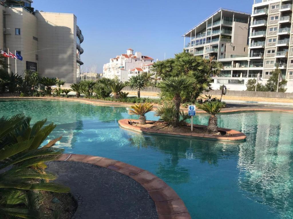 Three Bedroom Flat At Ocean Village ジブラルタル エクステリア 写真